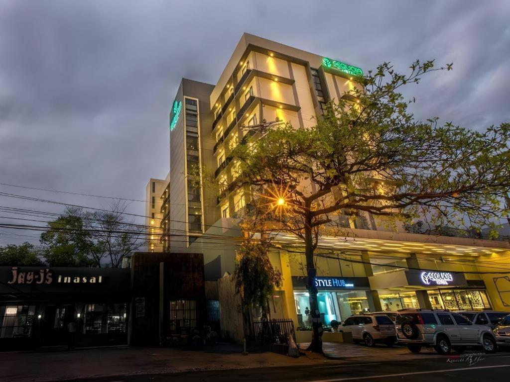 Sequoia Hotel קואזון סיטי מראה חיצוני תמונה