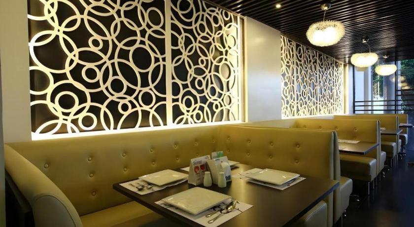 Sequoia Hotel קואזון סיטי מראה חיצוני תמונה